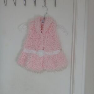 Little Lass fluffy no sleeve coat for baby girl size 4T Christmas pictures